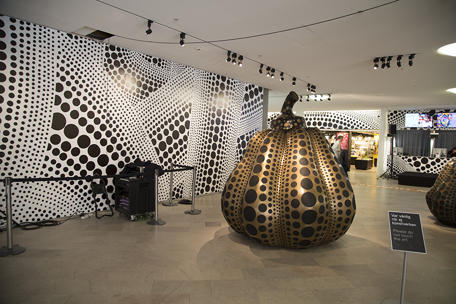 ストックホルム近代美術館　草間彌生展